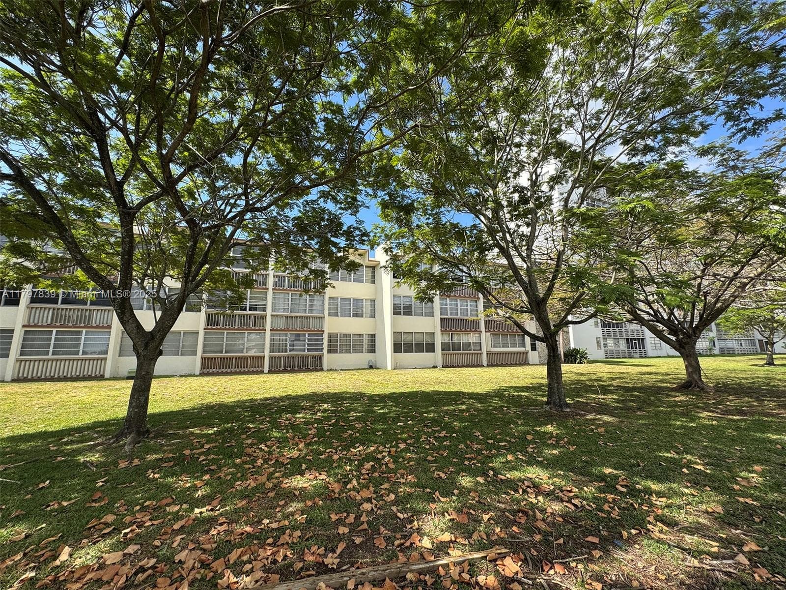FOURTH MOORINGS CONDO · #271 in Miami - Photo 3