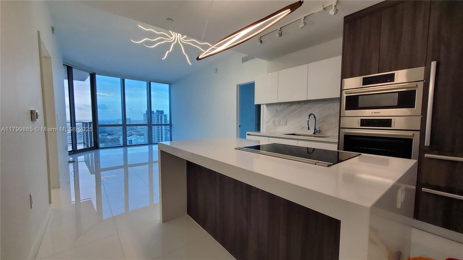 Paramount Miami World Cent · #2208 in Miami - Photo 2