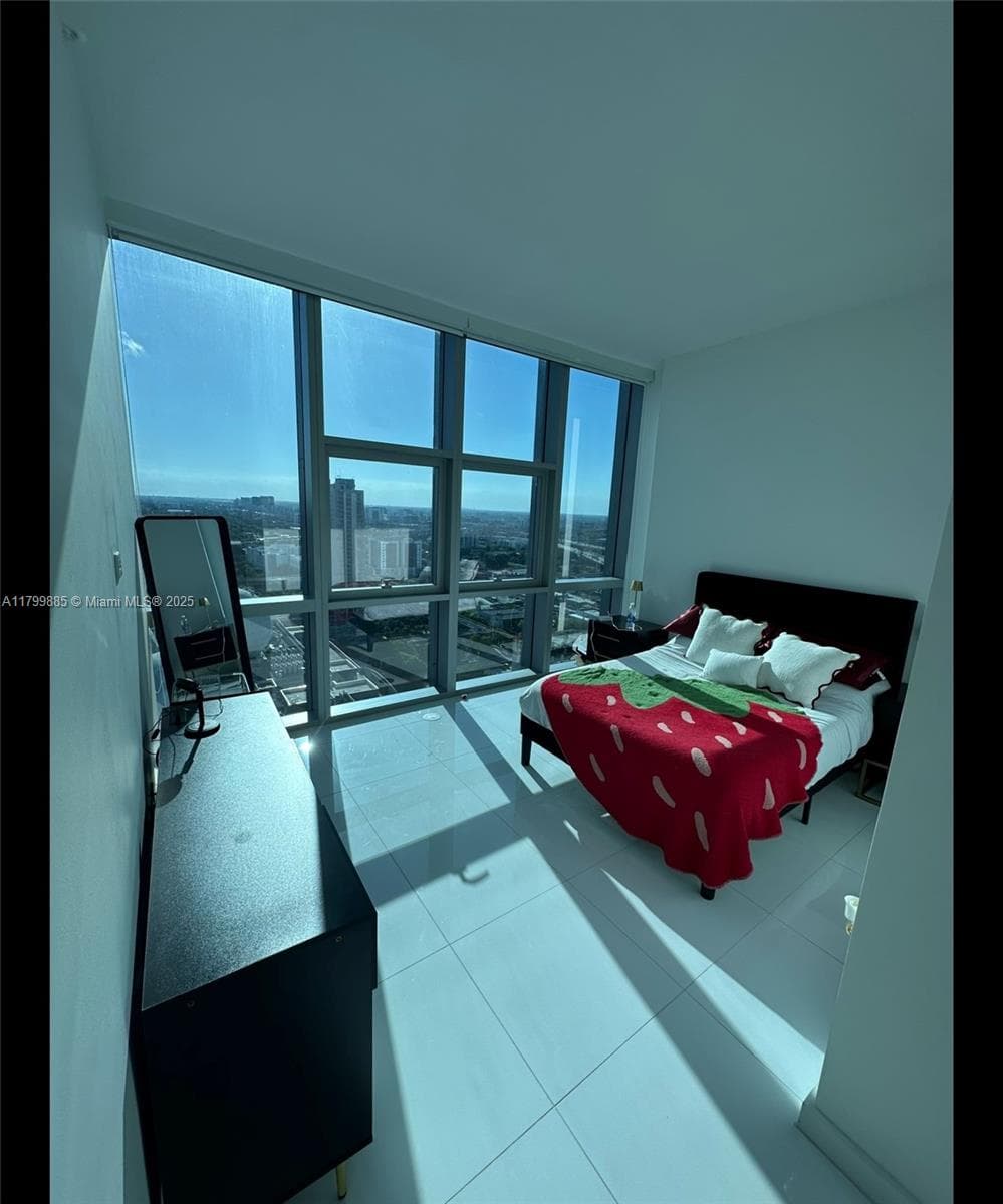 Paramount Miami World Cent · #2208 in Miami - Photo 3