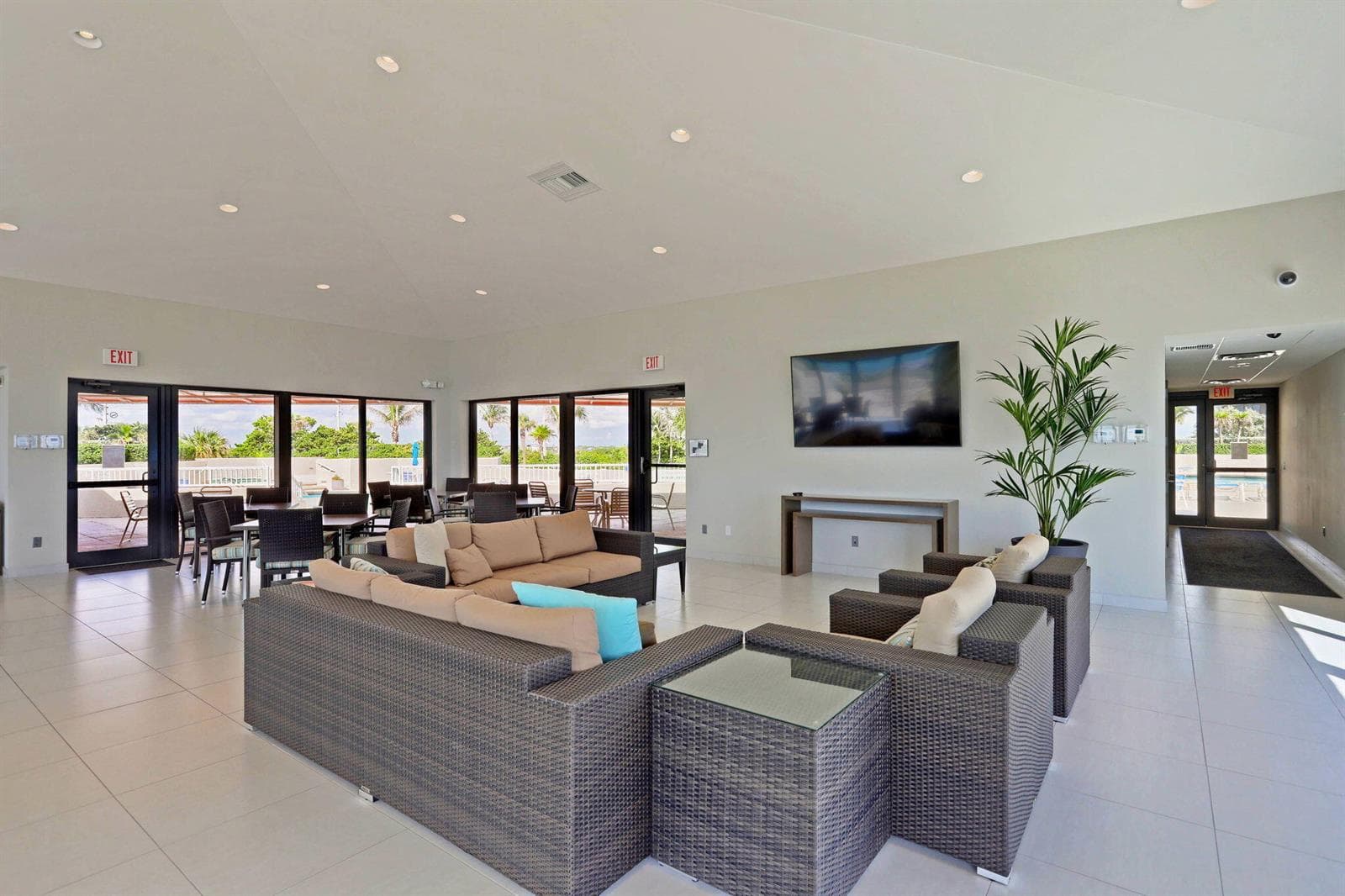 82-web-or-mls-320A2381-HDR(5)_Intereor 1