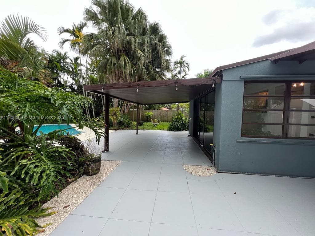 14825 Garden Dr photo 22