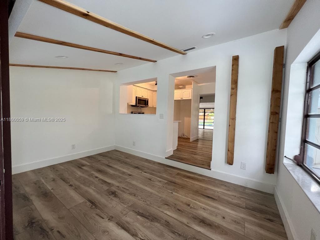 14825 Garden Dr photo 10