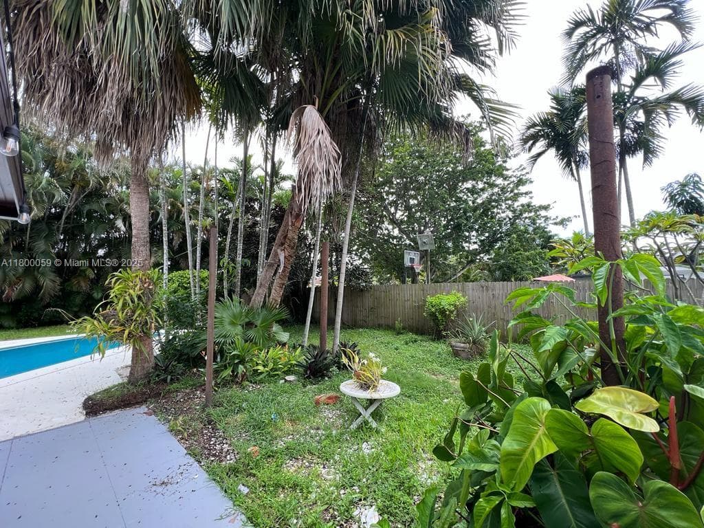 14825 Garden Dr photo 29