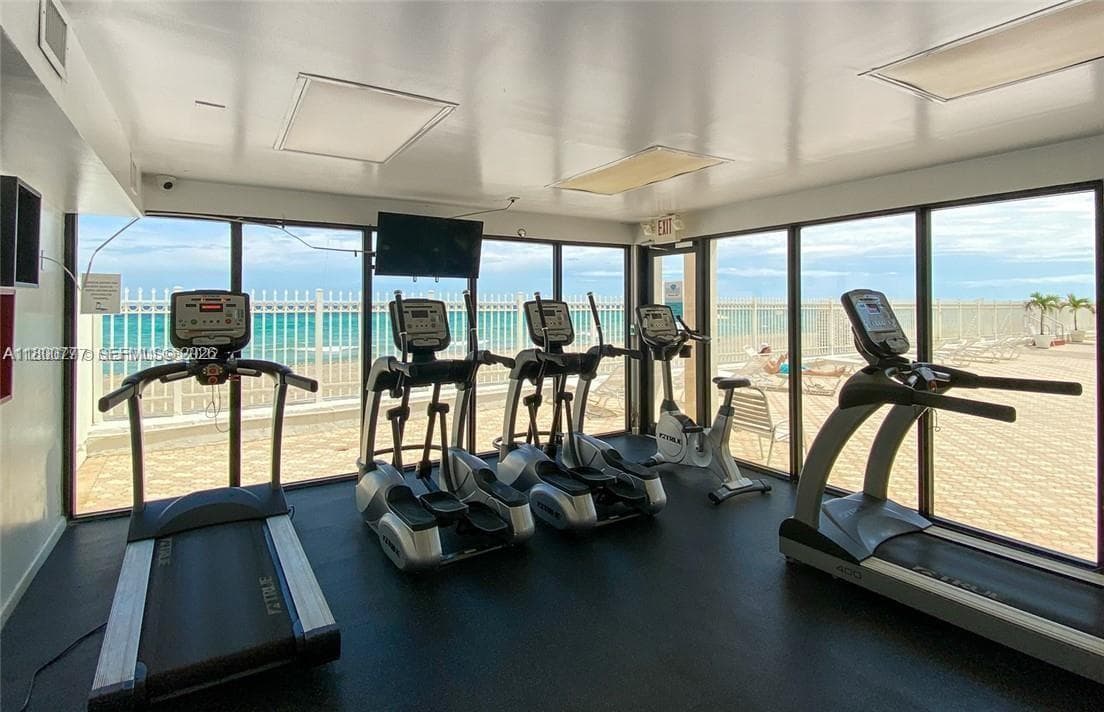 ALEXANDER TOWERS CONDO · #815 in Hollywood - Photo 24
