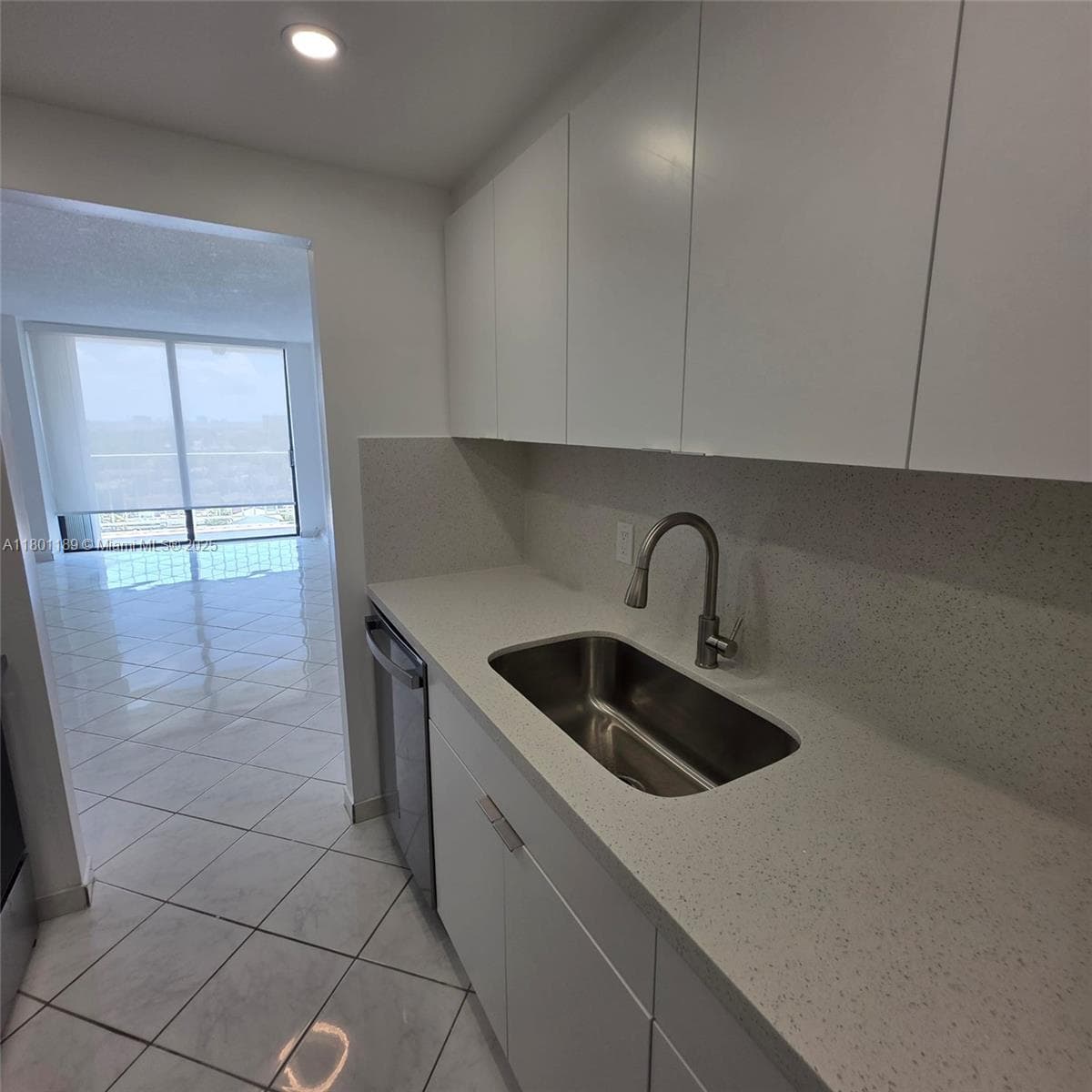 VECINO DEL MAR CONDO · #1010 in North Miami - Photo 6