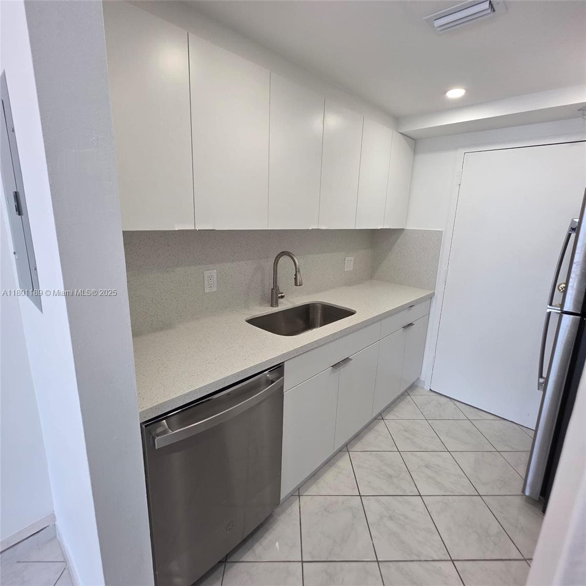 VECINO DEL MAR CONDO · #1010 in North Miami - Photo 17
