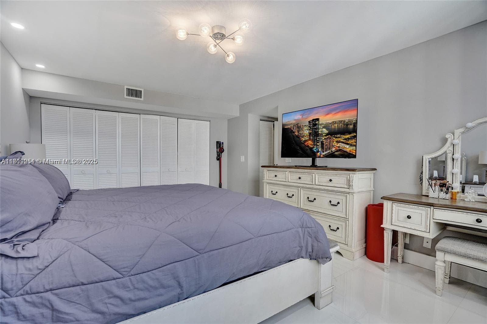 CATANIA CONDO · #1007 in Hollywood - Photo 27