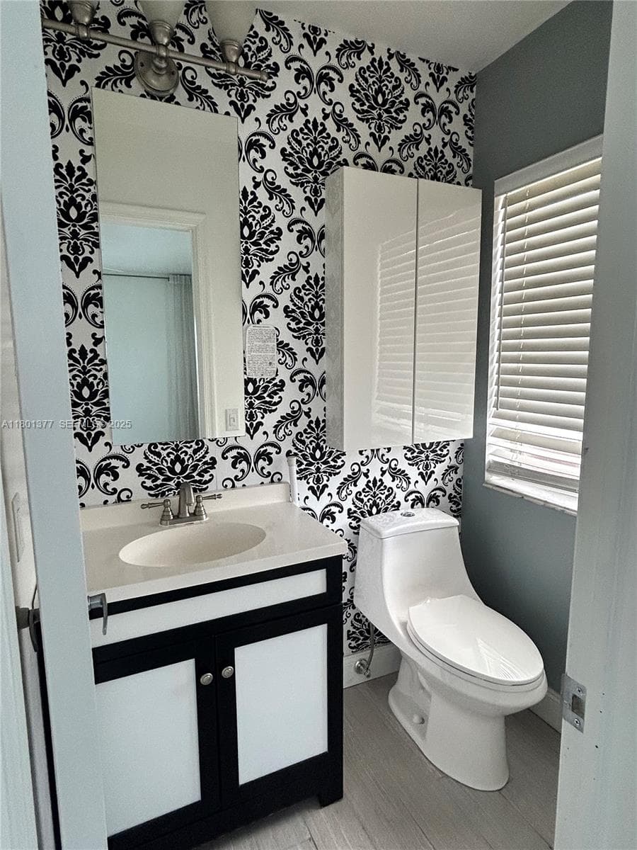IMPERIAL POINT COLONNADES · #1301 in Fort Lauderdale - Photo 8