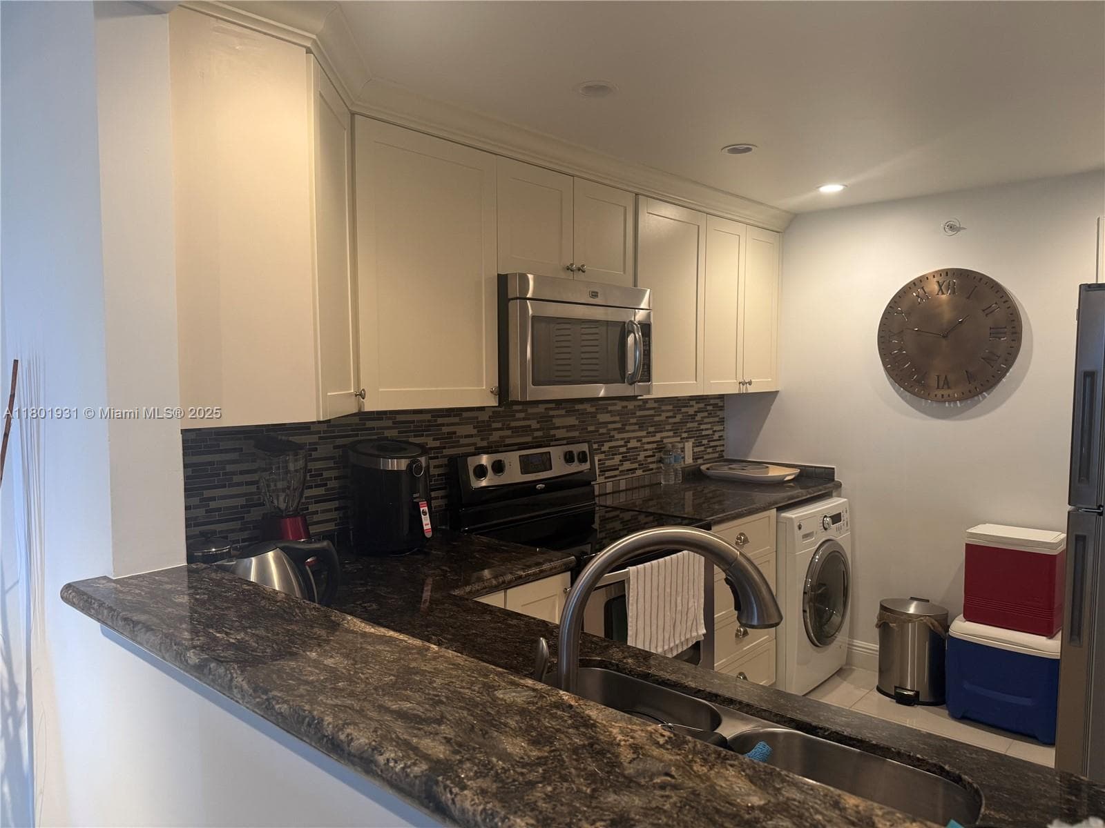 LEISURE TOWERS CONDO · #508 in Lauderdale By The Sea - Photo 17