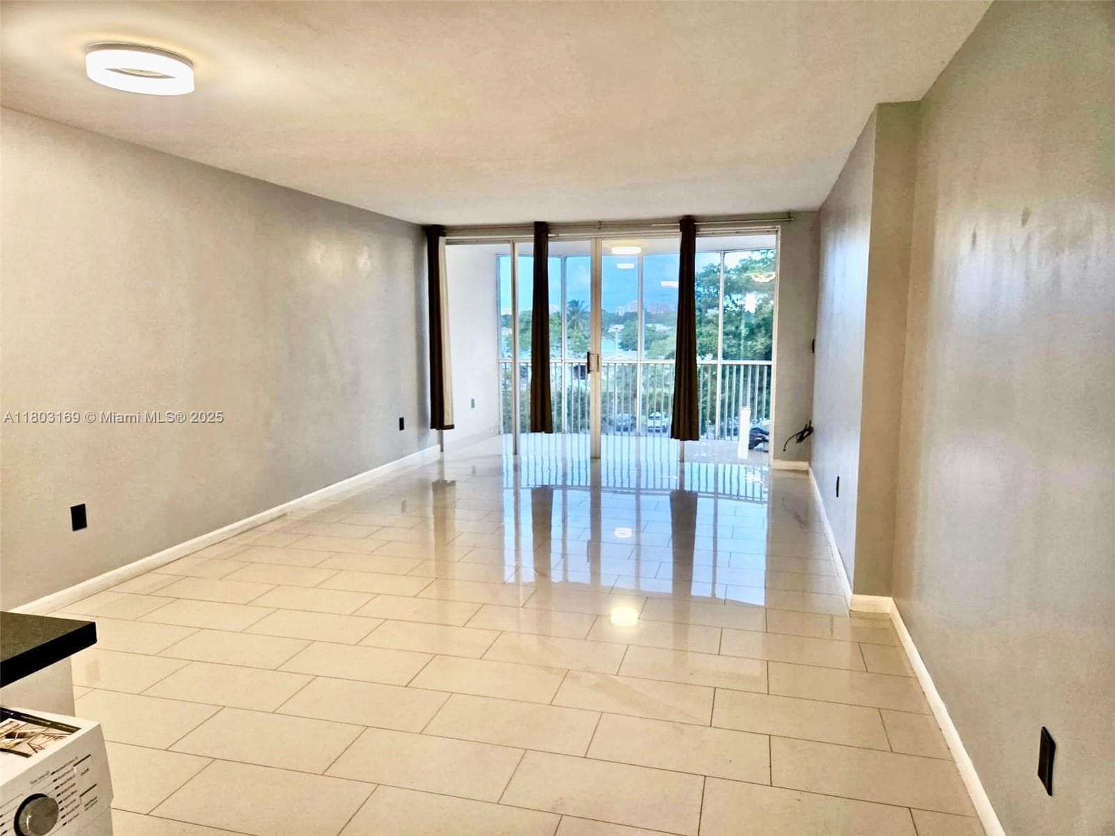JADE WINDS GROUP - · #409-2 in Miami - Photo 3