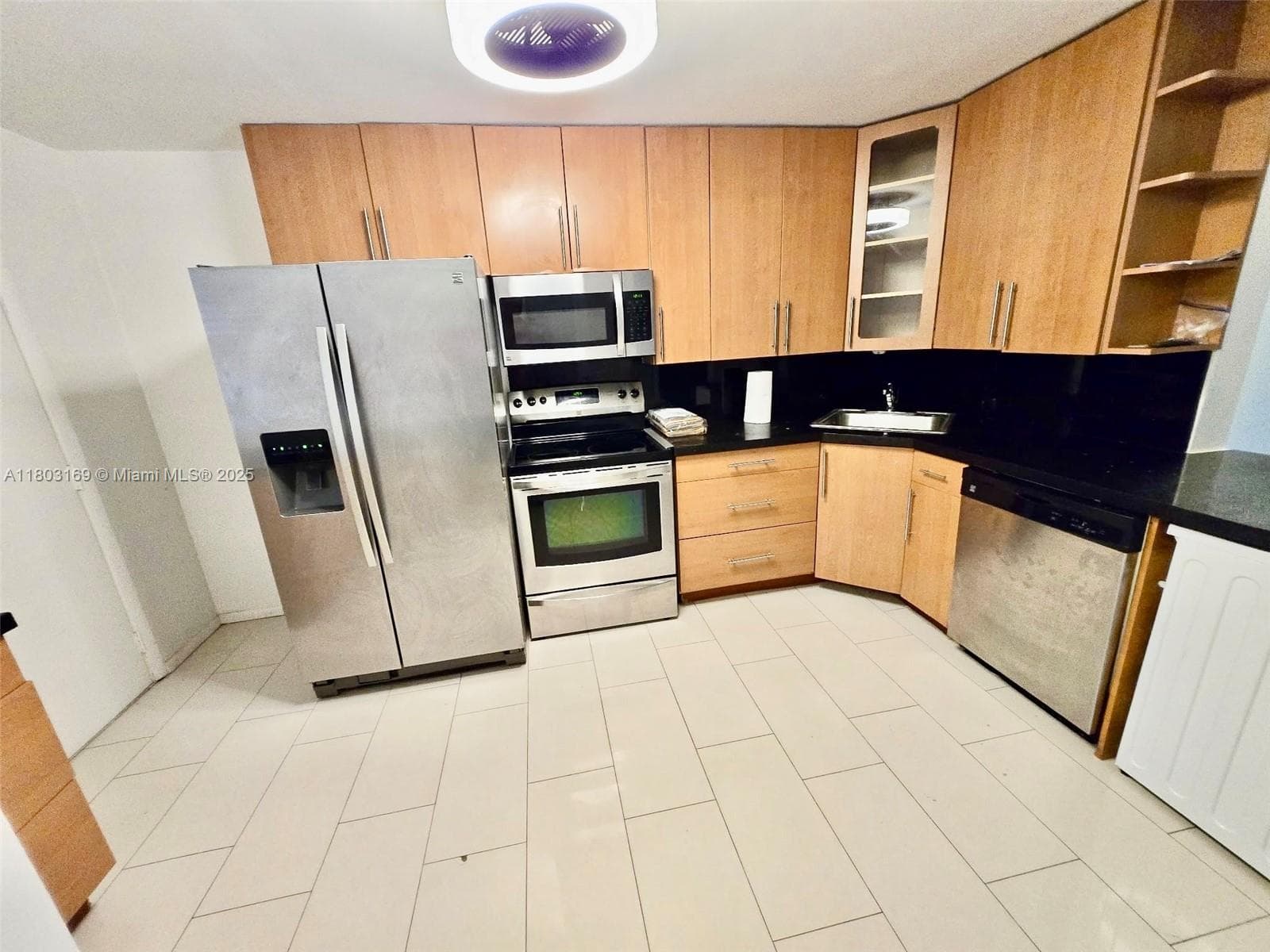 JADE WINDS GROUP - · #409-2 in Miami - Photo 5