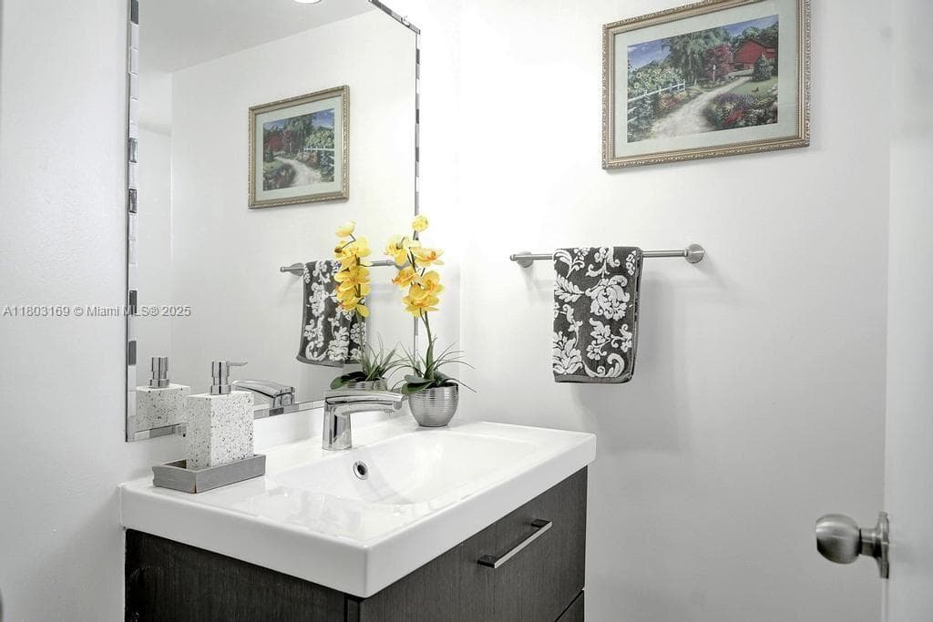 JADE WINDS GROUP - · #409-2 in Miami - Photo 10