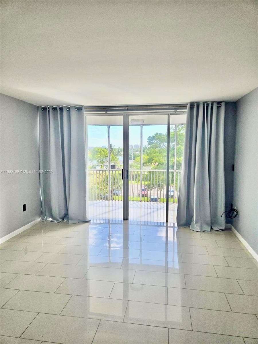 JADE WINDS GROUP - · #409-2 in Miami - Photo 14
