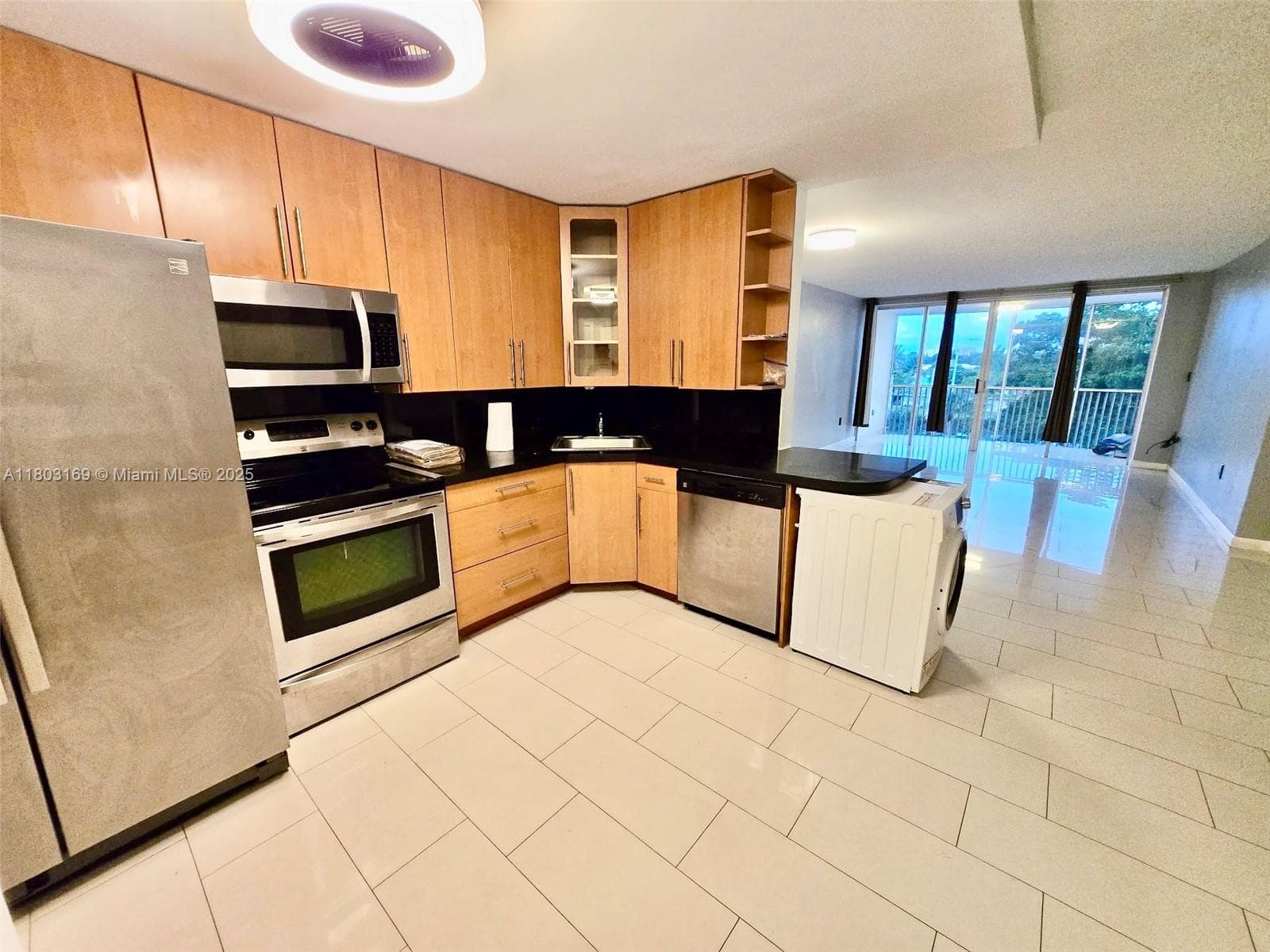JADE WINDS GROUP - · #409-2 in Miami - Photo 4