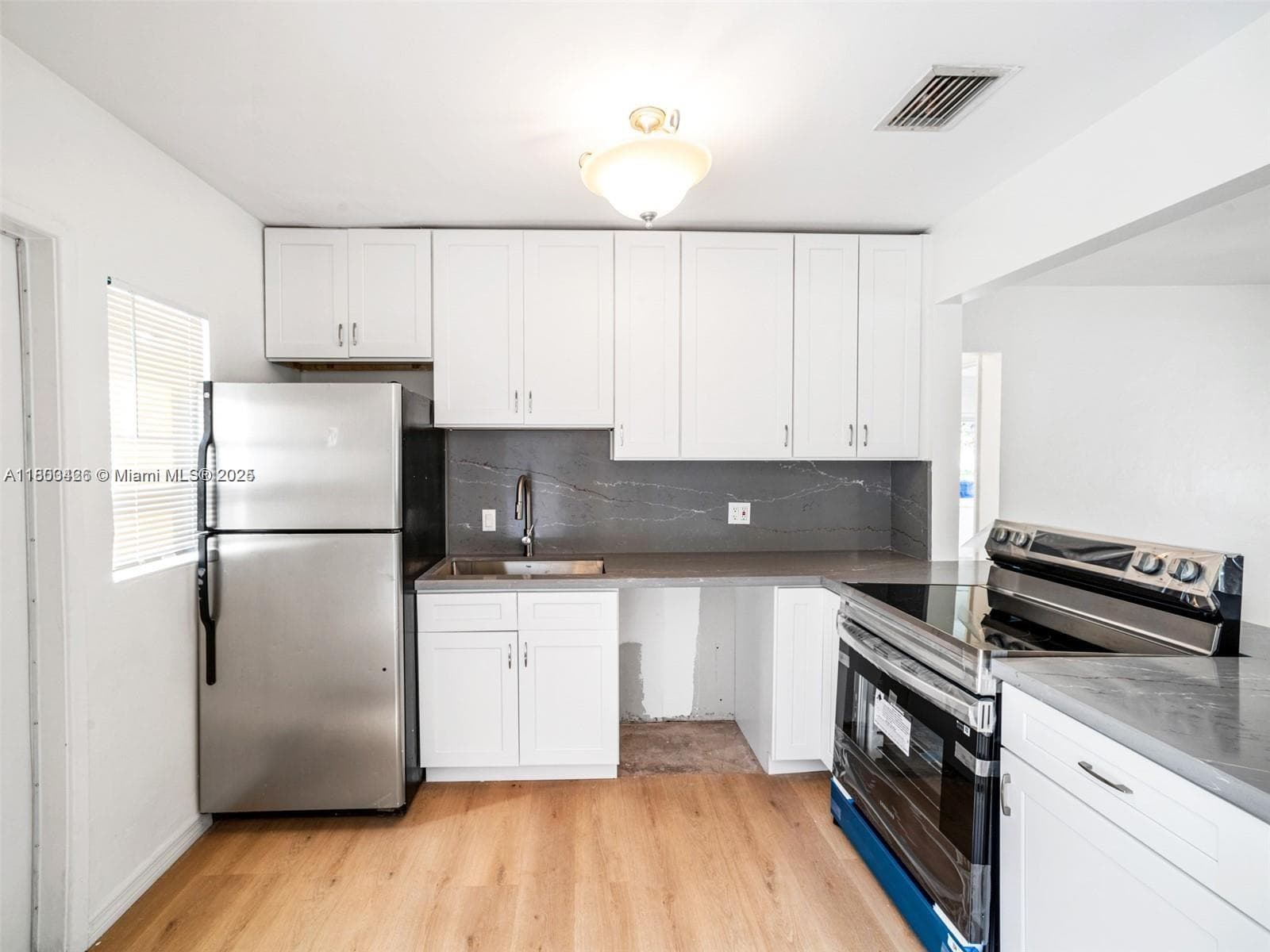 1240 NW 7th Ave #1 photo 9