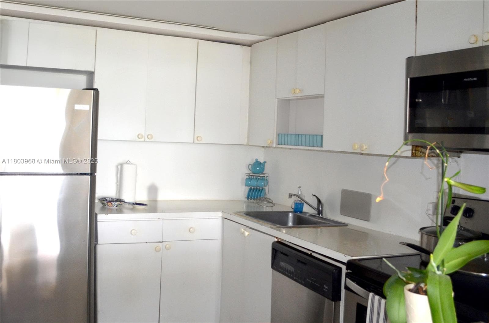 SAILBOAT CAY CONDO · #702 in North Miami - Photo 12