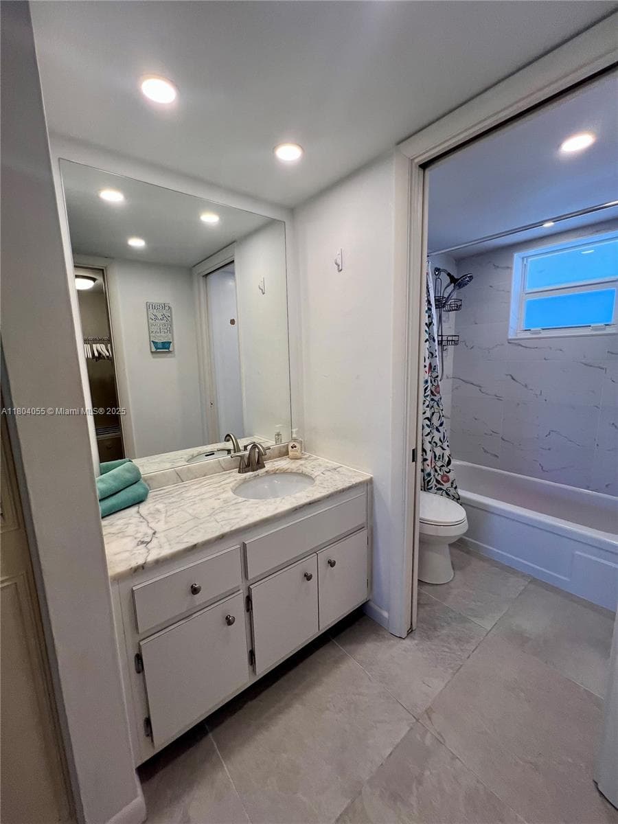 LEISURE GARDENS CONDO · #211E in Lauderdale By The Sea - Photo 14