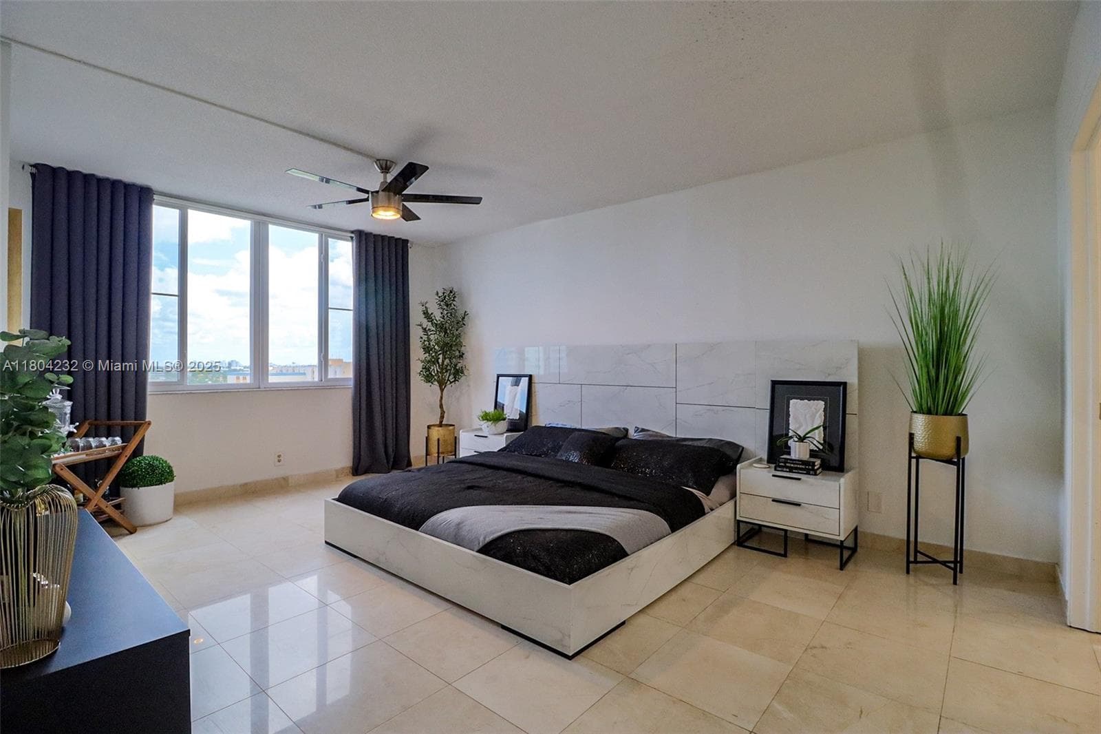 HILLCREST EAST · #903 in Hollywood - Photo 14