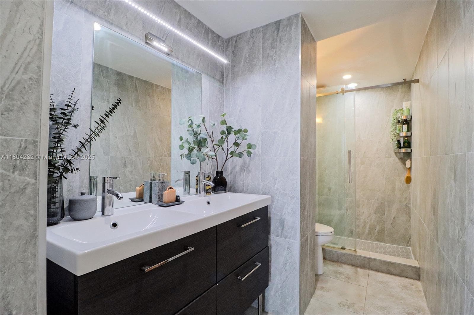 HILLCREST EAST · #903 in Hollywood - Photo 11