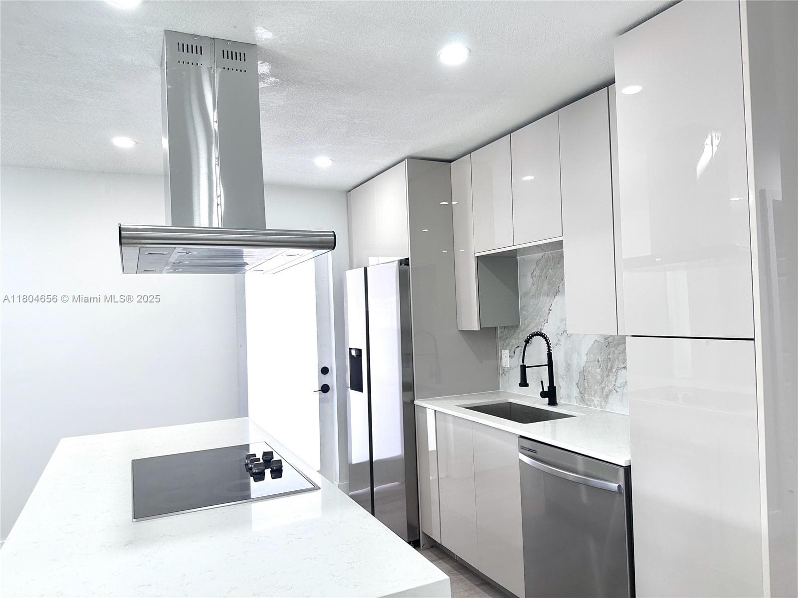 2421 N 56th Ter photo 6