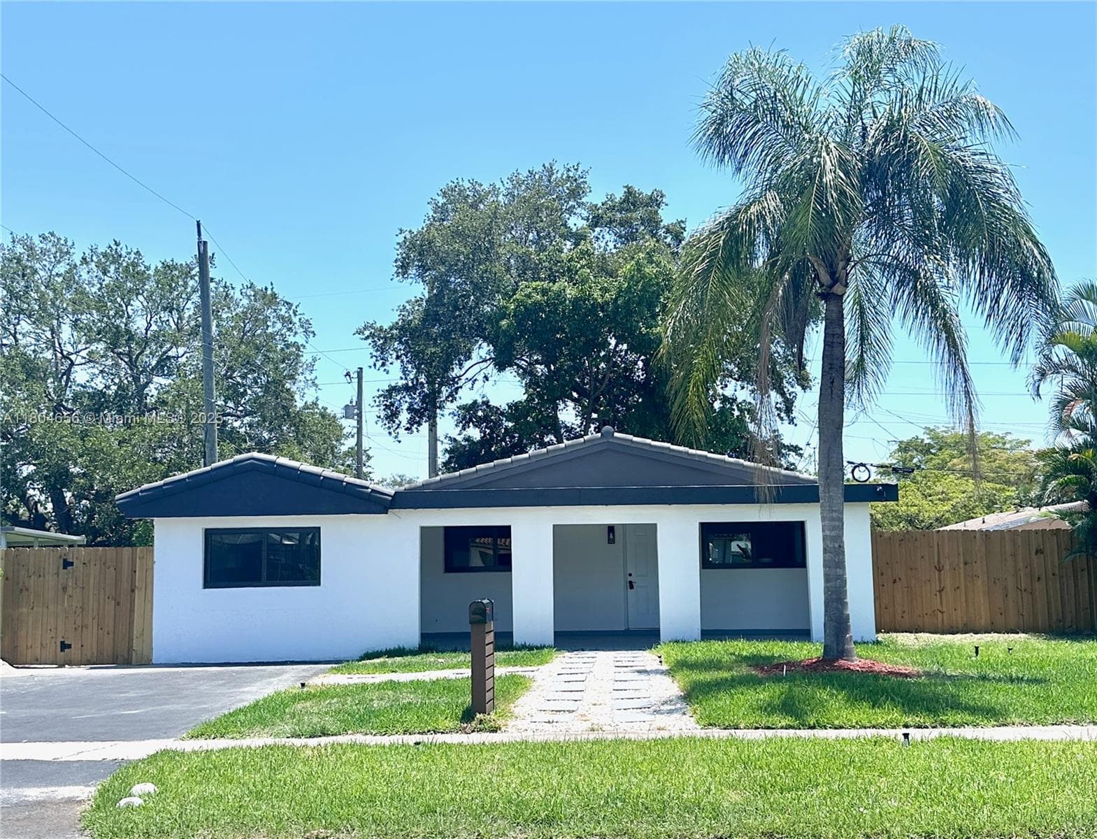 2421 N 56th Ter photo 1