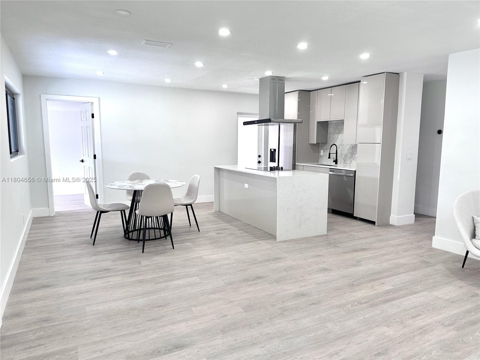 Dining / Living Room