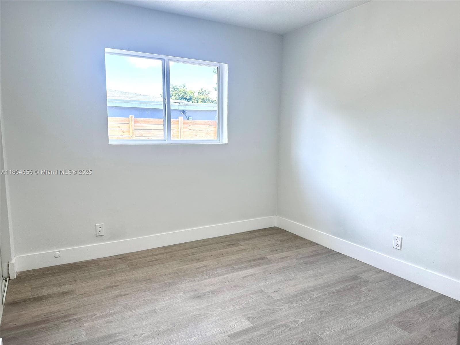 Secondary bedroom