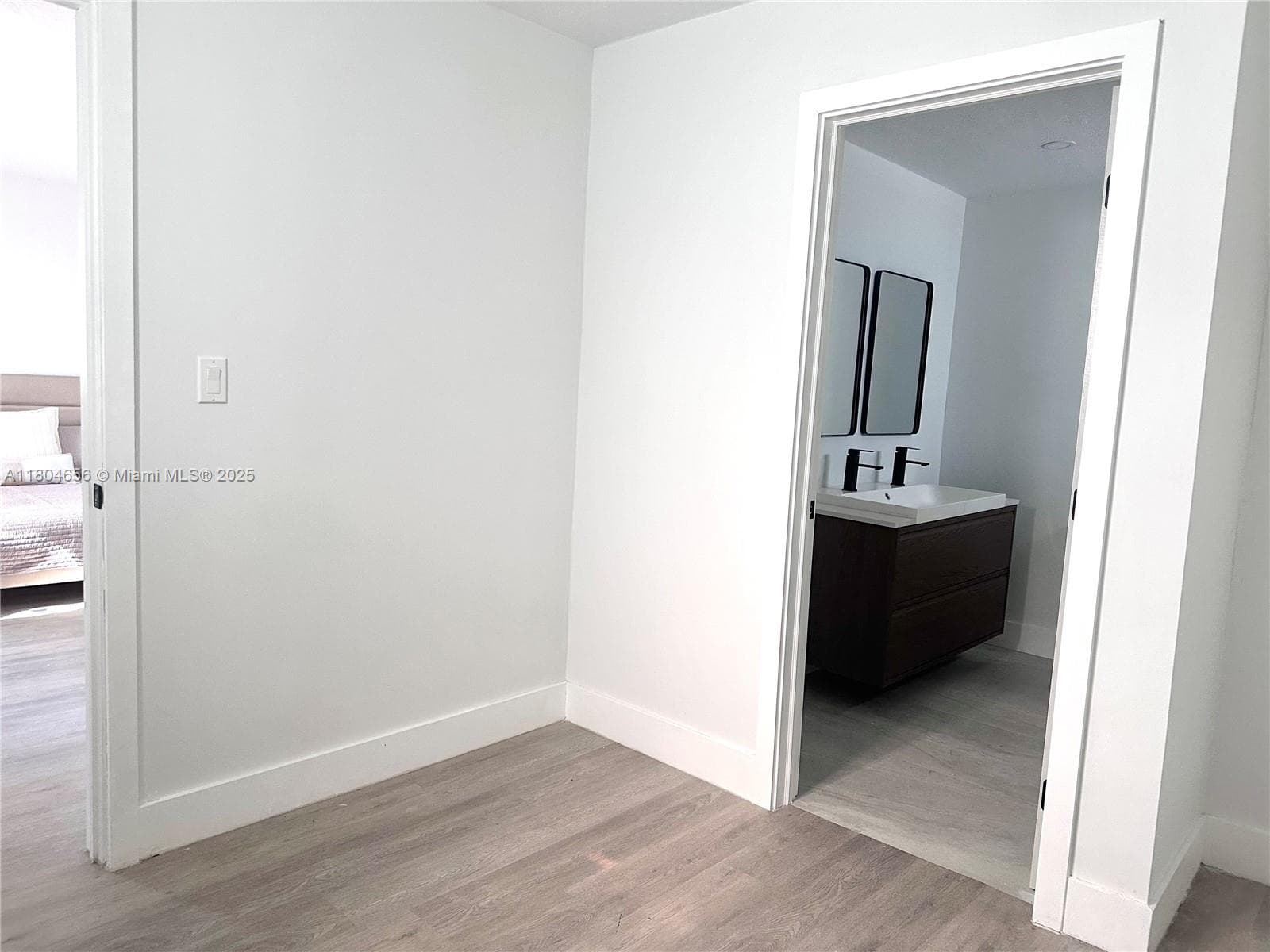 Master Walk In Closet