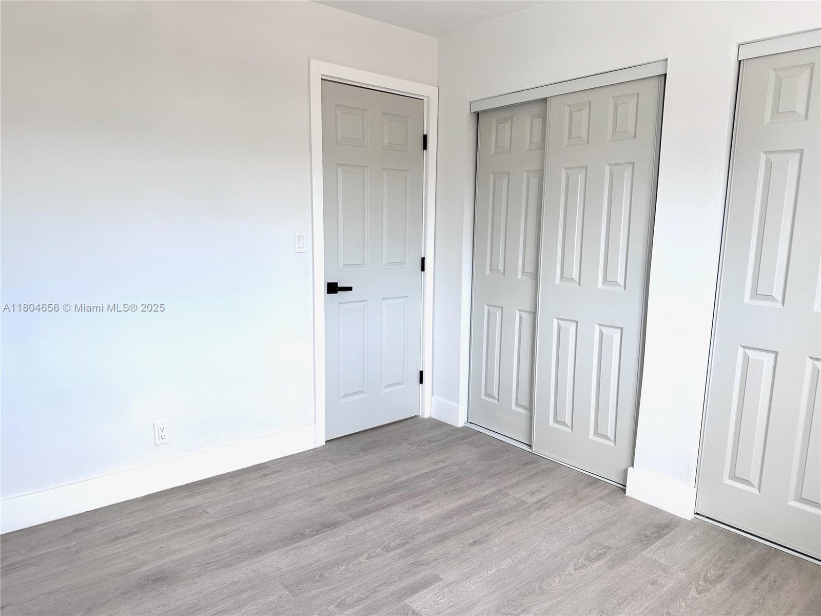 Secondary bedroom