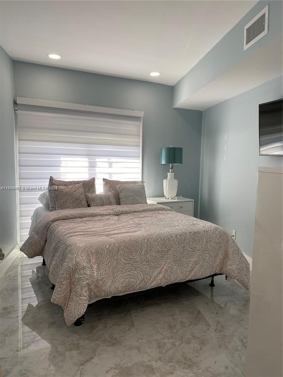 VILLAGE BY THE SEA CONDO · #207 in Lauderdale By The Sea - Photo 8