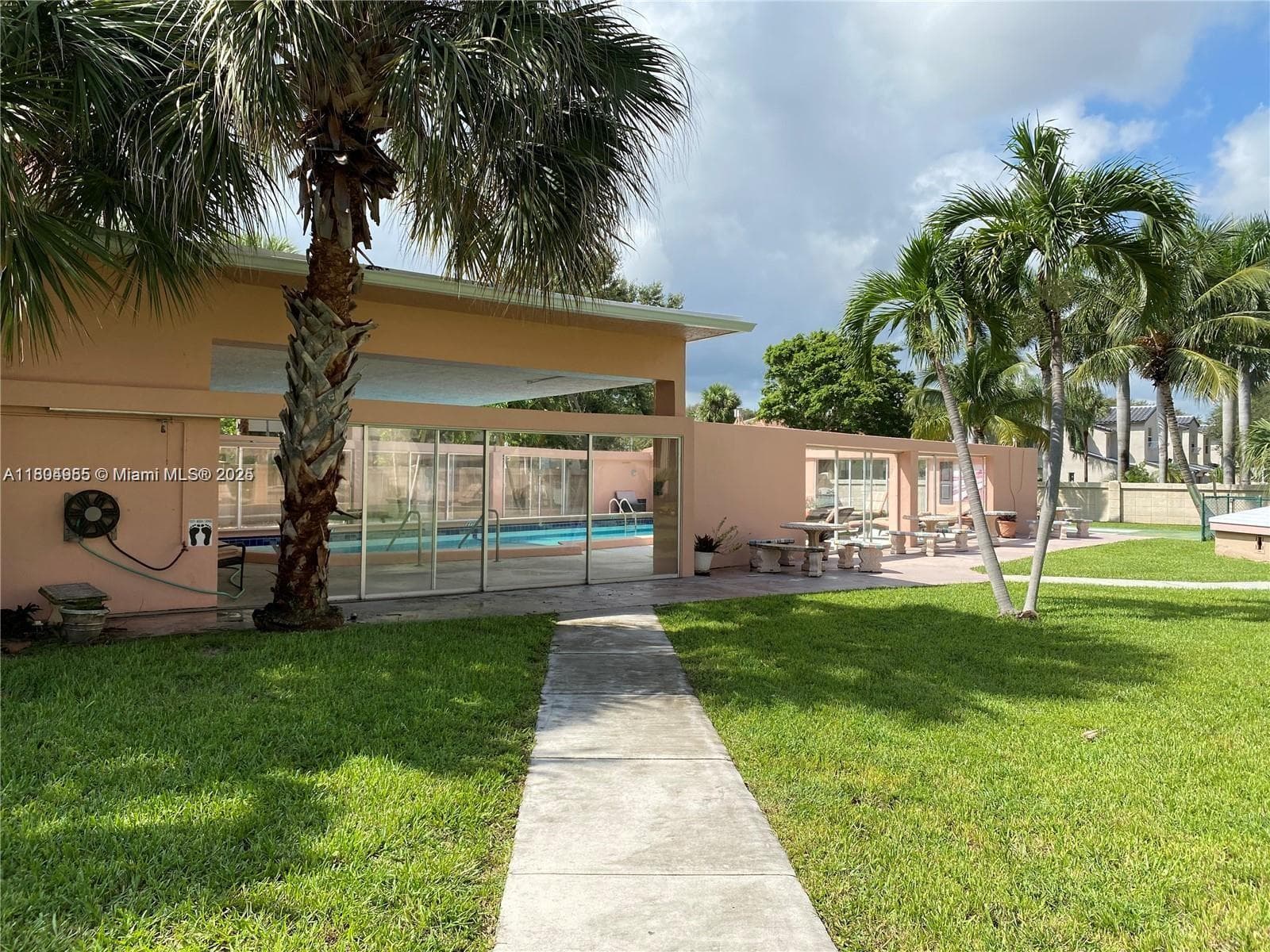 VILLAGE BY THE SEA CONDO · #207 in Lauderdale By The Sea - Photo 21