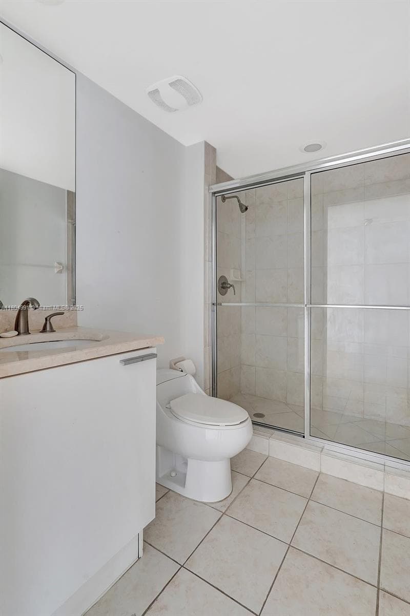 ONE FIFTY ONE @ BISCAYNE · #1406 in North Miami - Photo 13