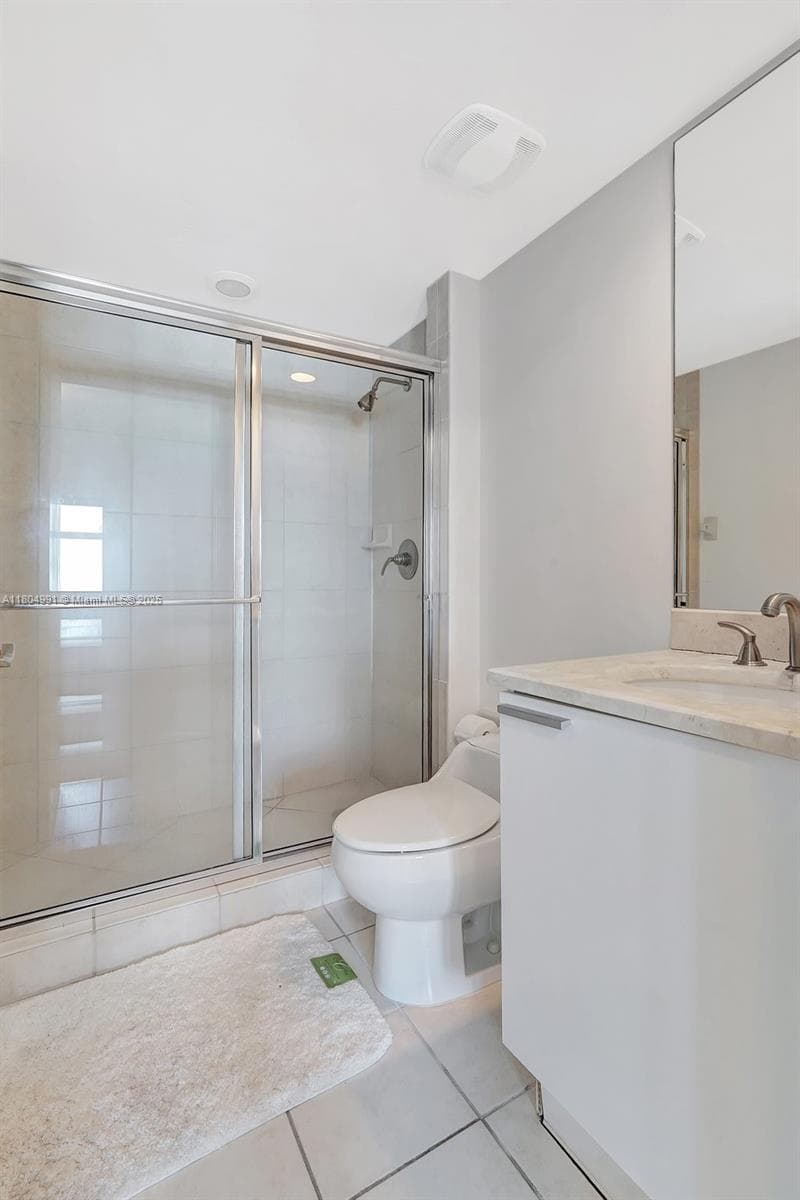 ONE FIFTY ONE @ BISCAYNE · #1406 in North Miami - Photo 11