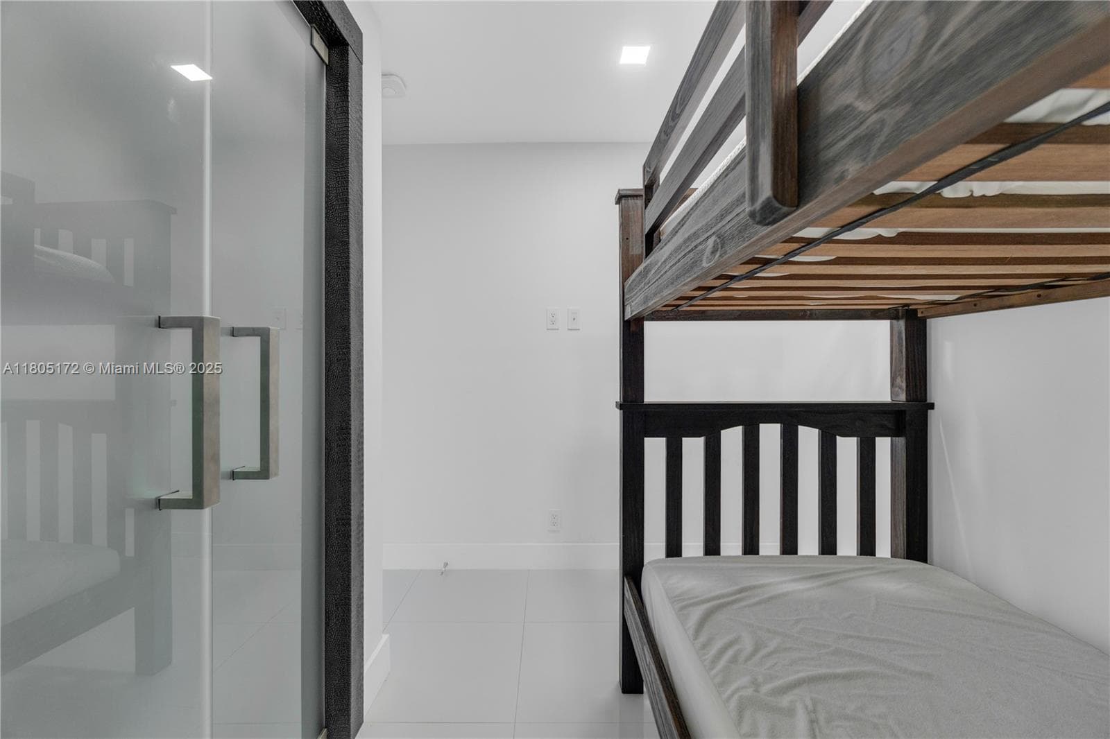 EDGEWATER BEACH TOWERS CO · #504 in Hollywood - Photo 22