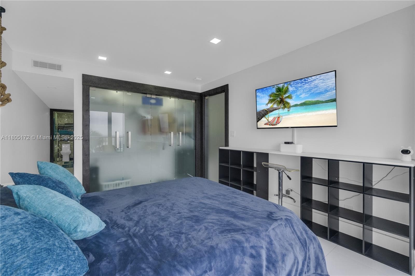 EDGEWATER BEACH TOWERS CO · #504 in Hollywood - Photo 18