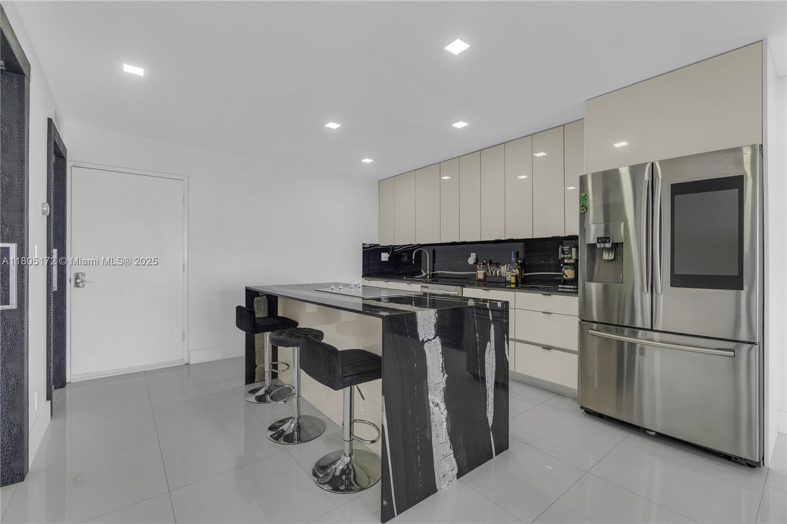 EDGEWATER BEACH TOWERS CO · #504 in Hollywood - Photo 11