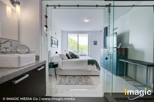 IOS ON THE BAY CONDO · #402 in Miami - Photo 5