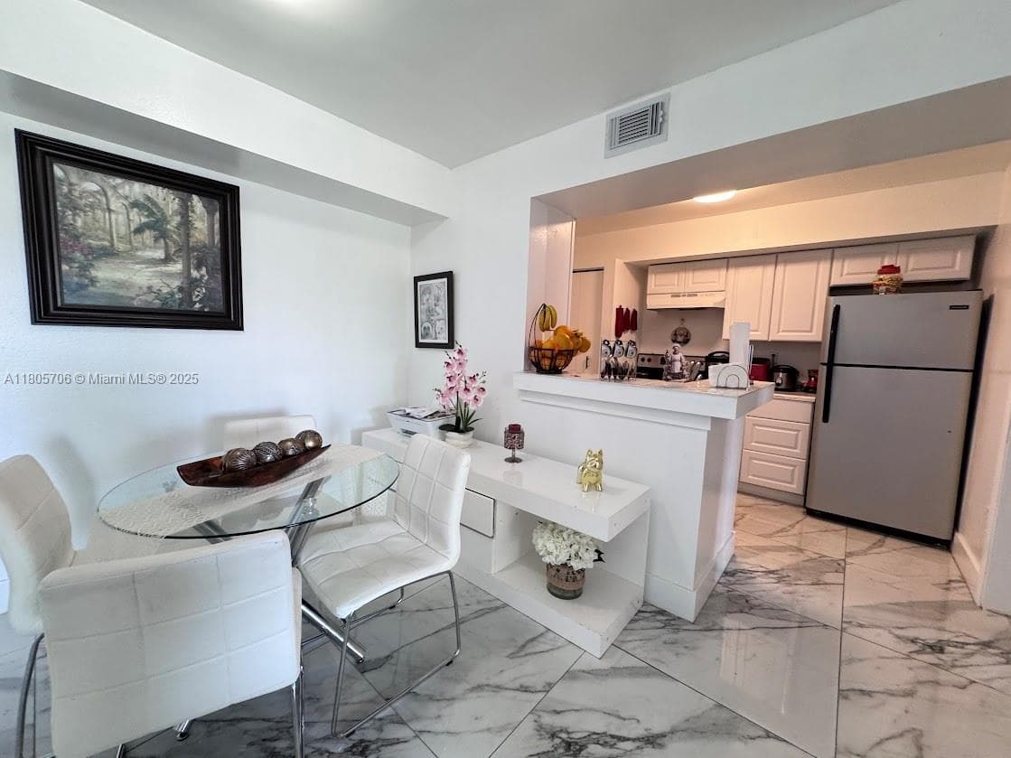 KENDALL LAKE TOWERS CONDO · #207 in Miami - Photo 7