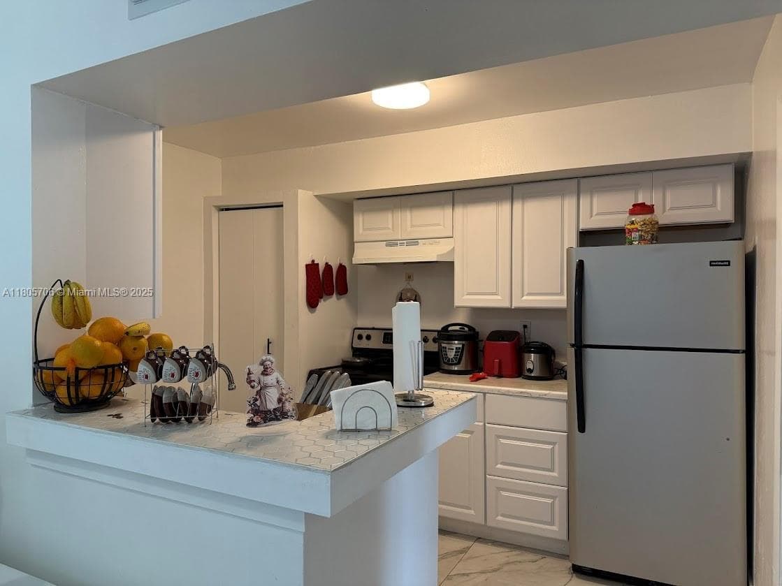 KENDALL LAKE TOWERS CONDO · #207 in Miami - Photo 9
