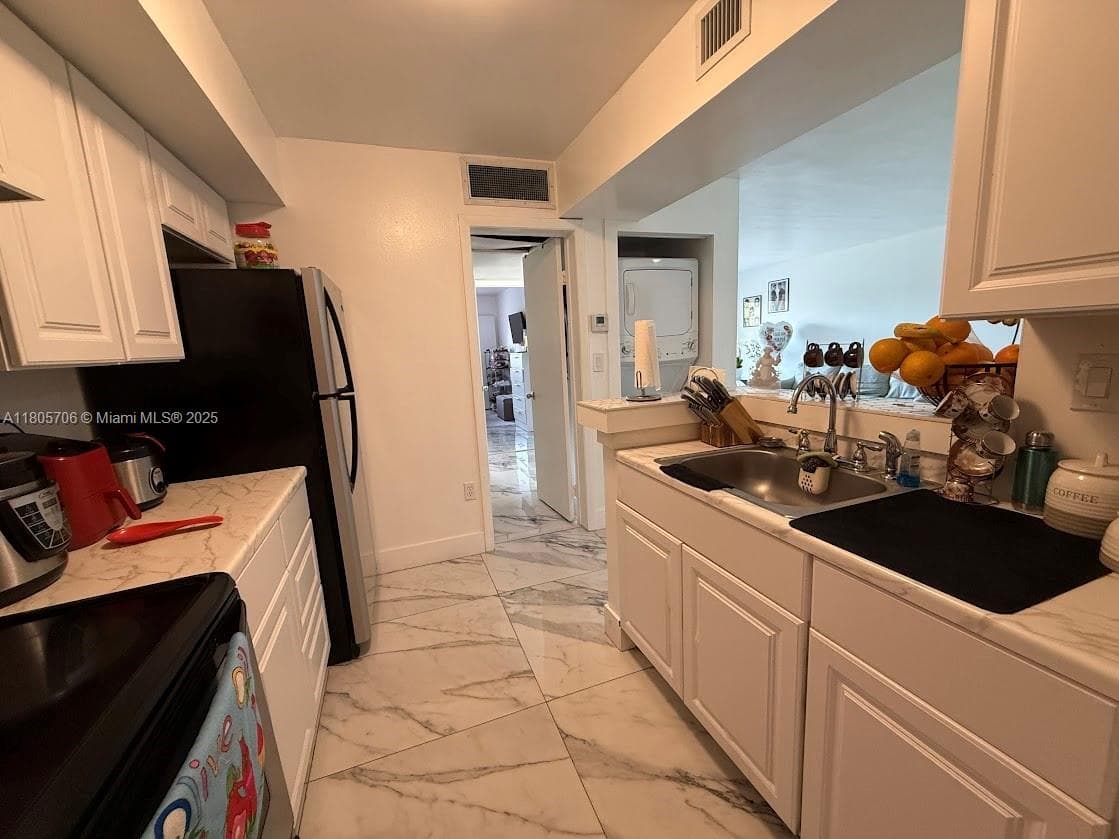 KENDALL LAKE TOWERS CONDO · #207 in Miami - Photo 11