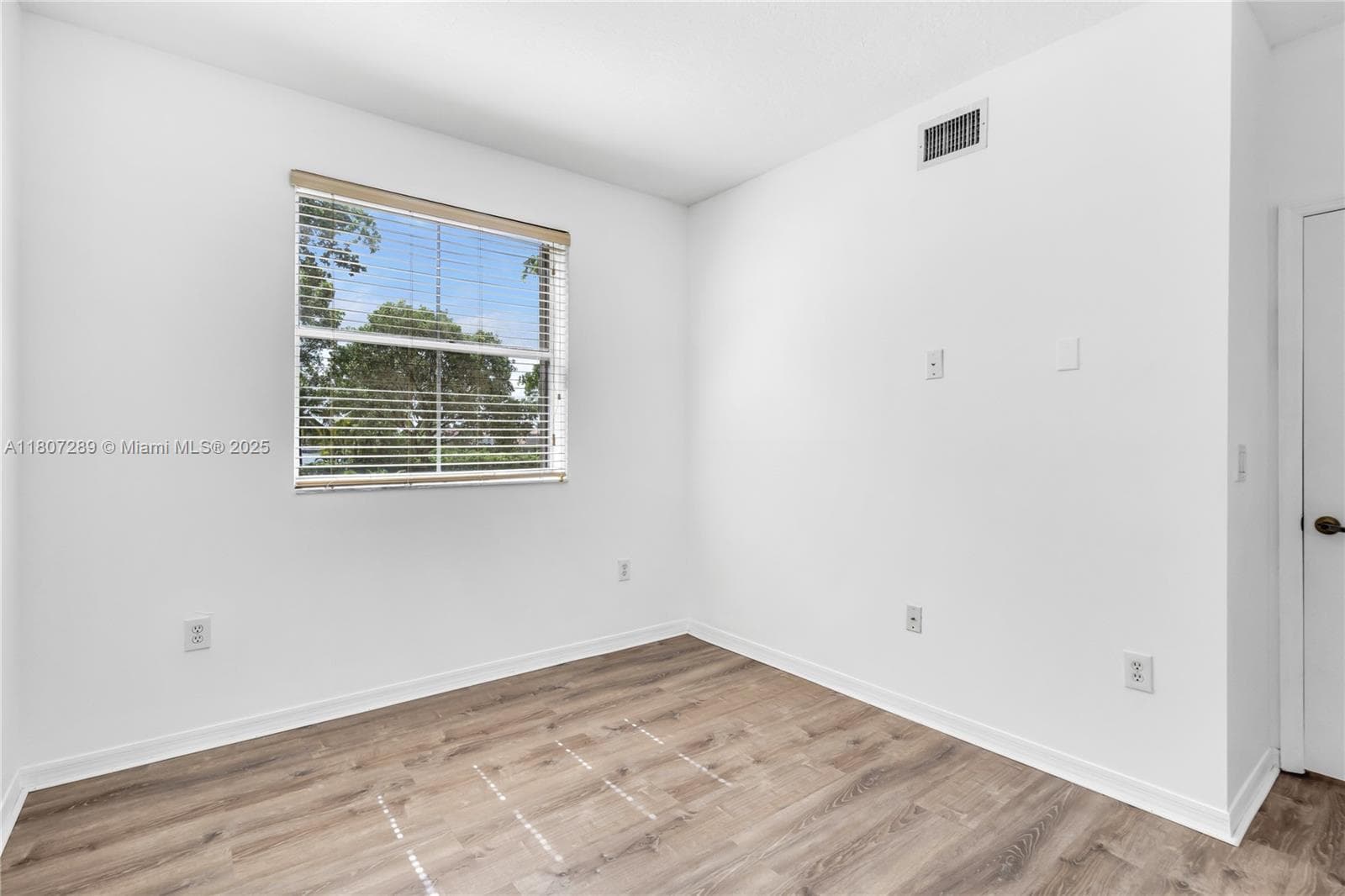 THE COURTS AT DORAL ISLES · #925 in Doral - Photo 23