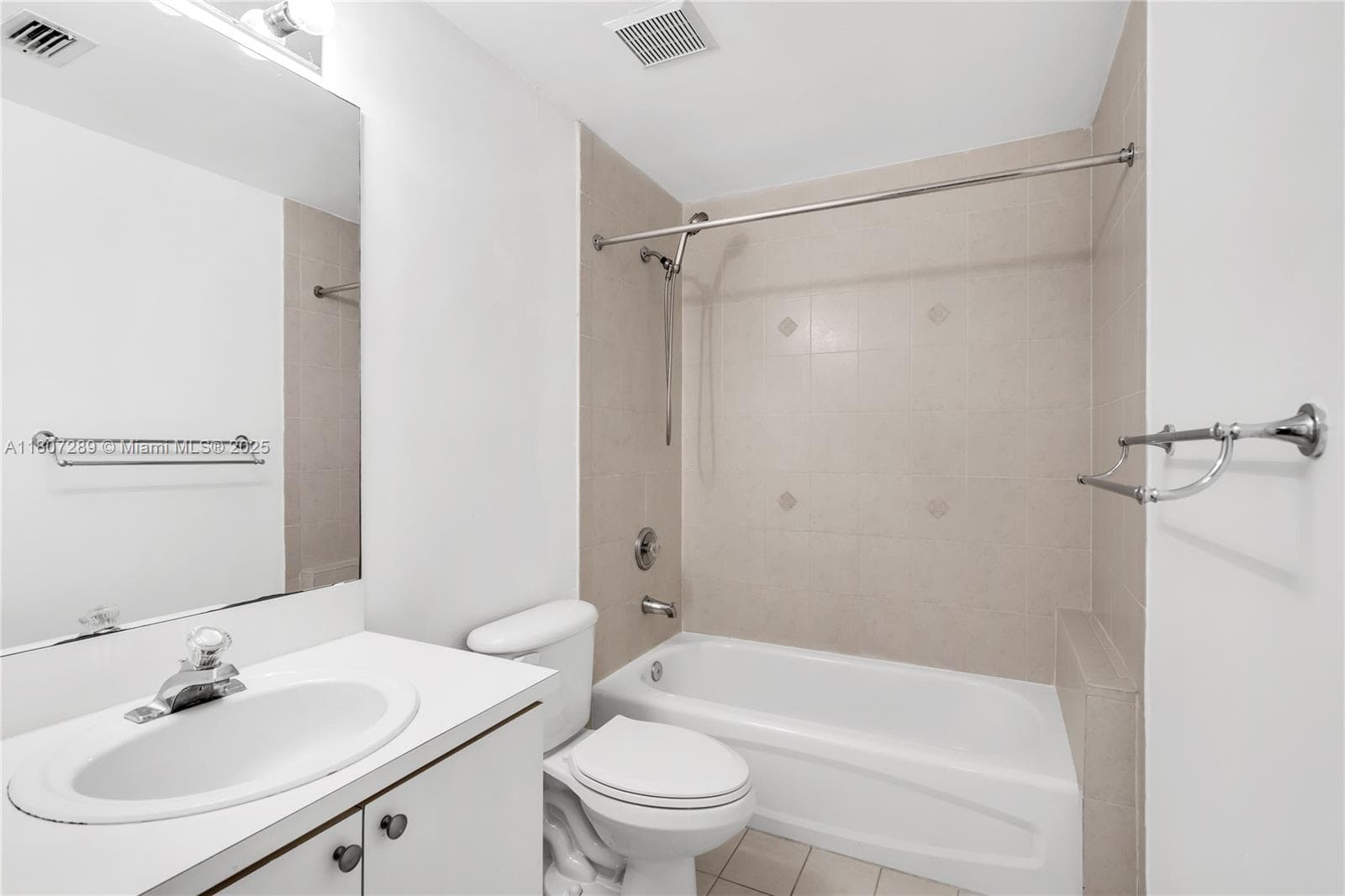 THE COURTS AT DORAL ISLES · #925 in Doral - Photo 26