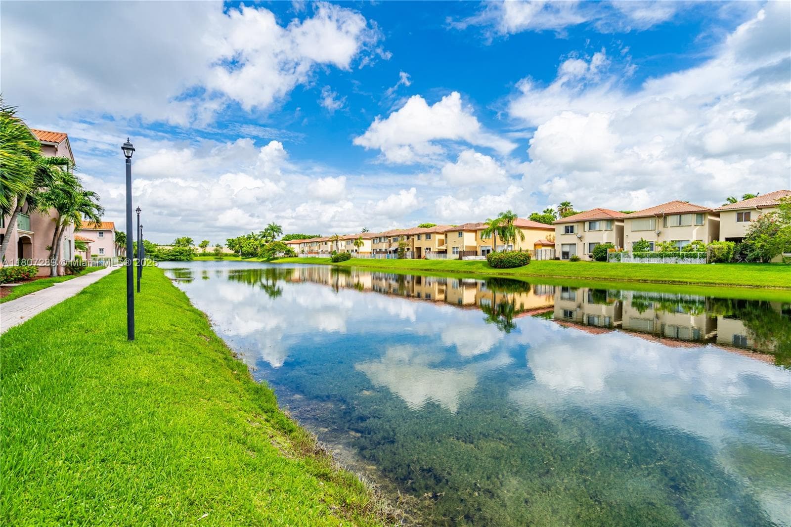 THE COURTS AT DORAL ISLES · #925 in Doral - Photo 30