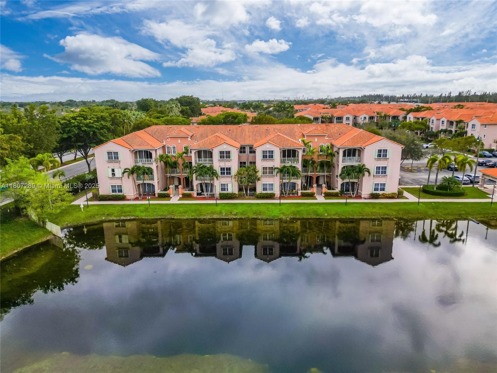 THE COURTS AT DORAL ISLES · #925 in Doral - Photo 33