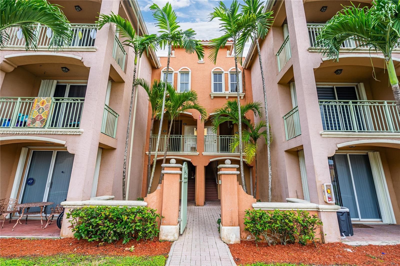 THE COURTS AT DORAL ISLES · #925 in Doral - Photo 29