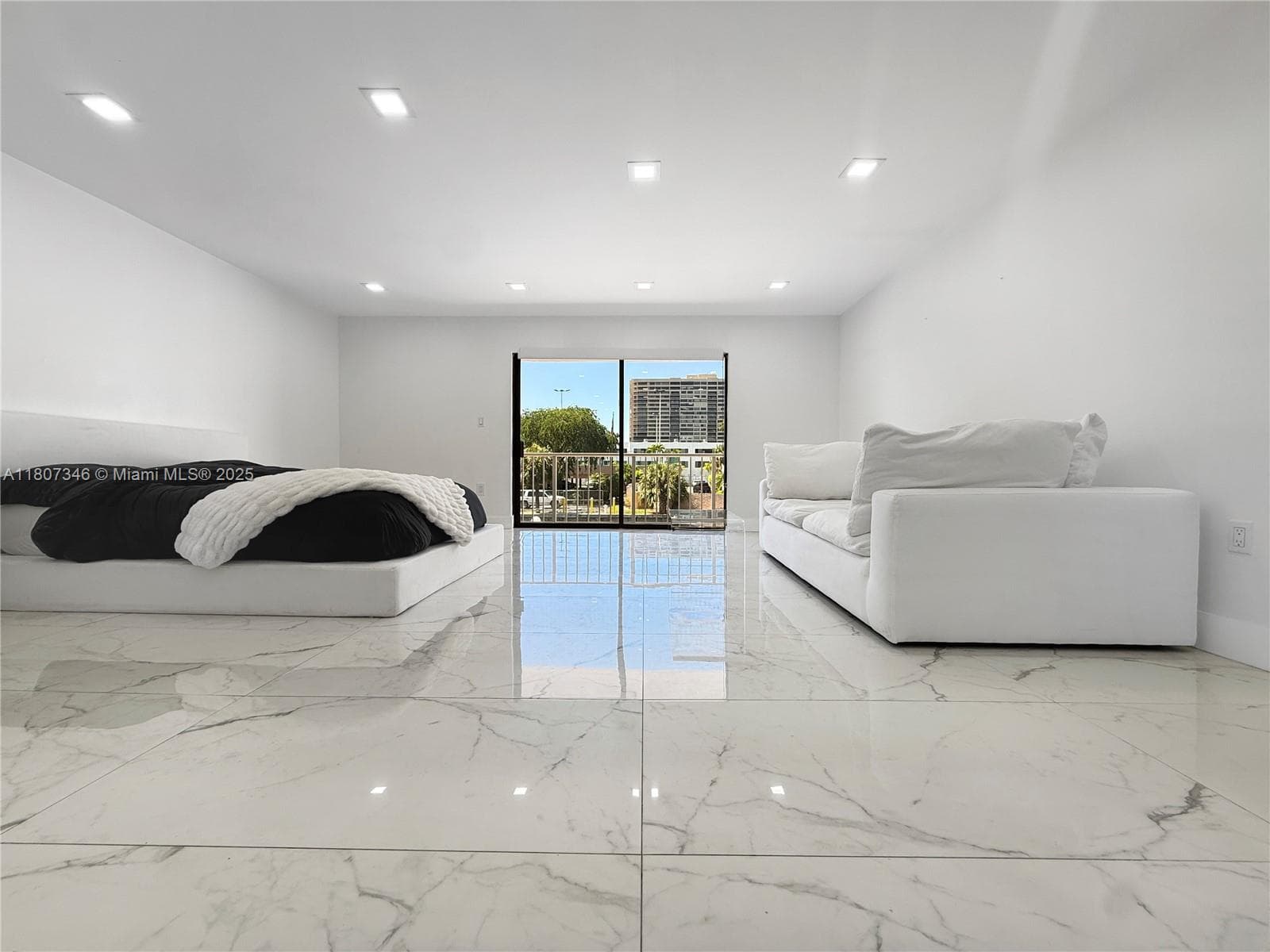 CRICKET CLUBHOUSE CONDO · #207 in Miami - Photo 3