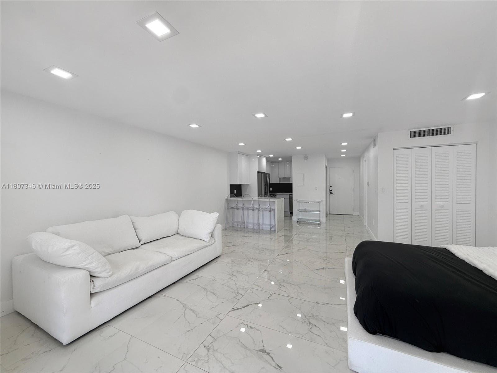 CRICKET CLUBHOUSE CONDO · #207 in Miami - Photo 5