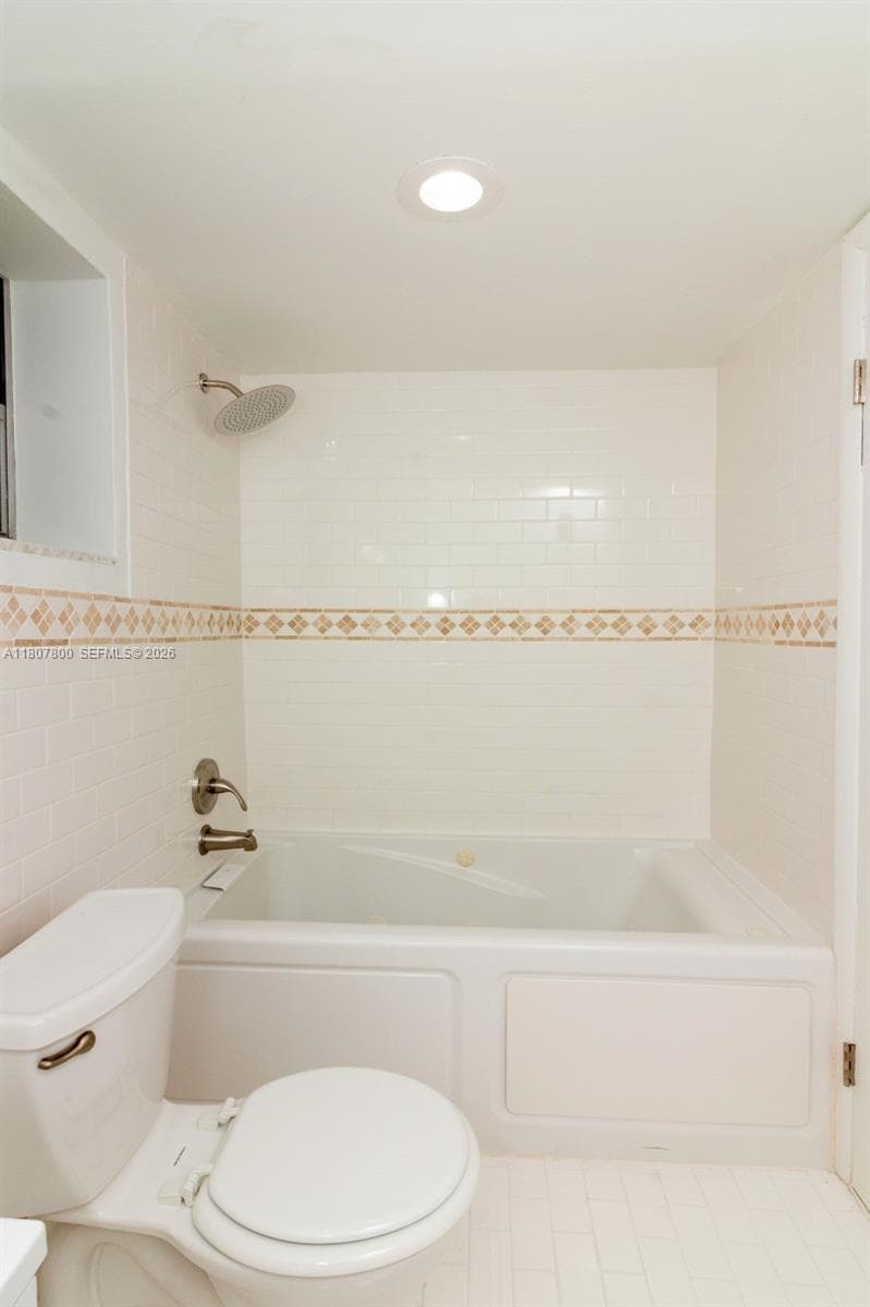 ROYAL OAKS CONDO · #217 in Miami - Photo 18
