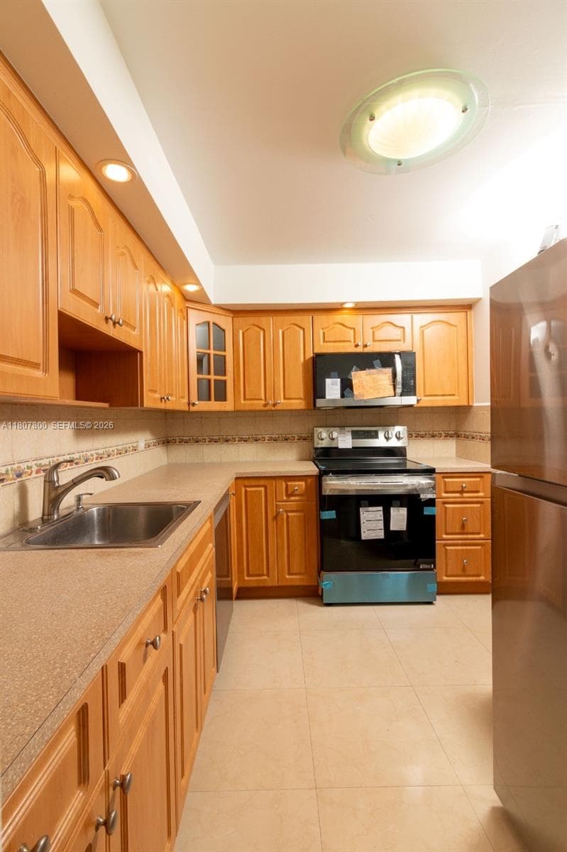 ROYAL OAKS CONDO · #217 in Miami - Photo 15