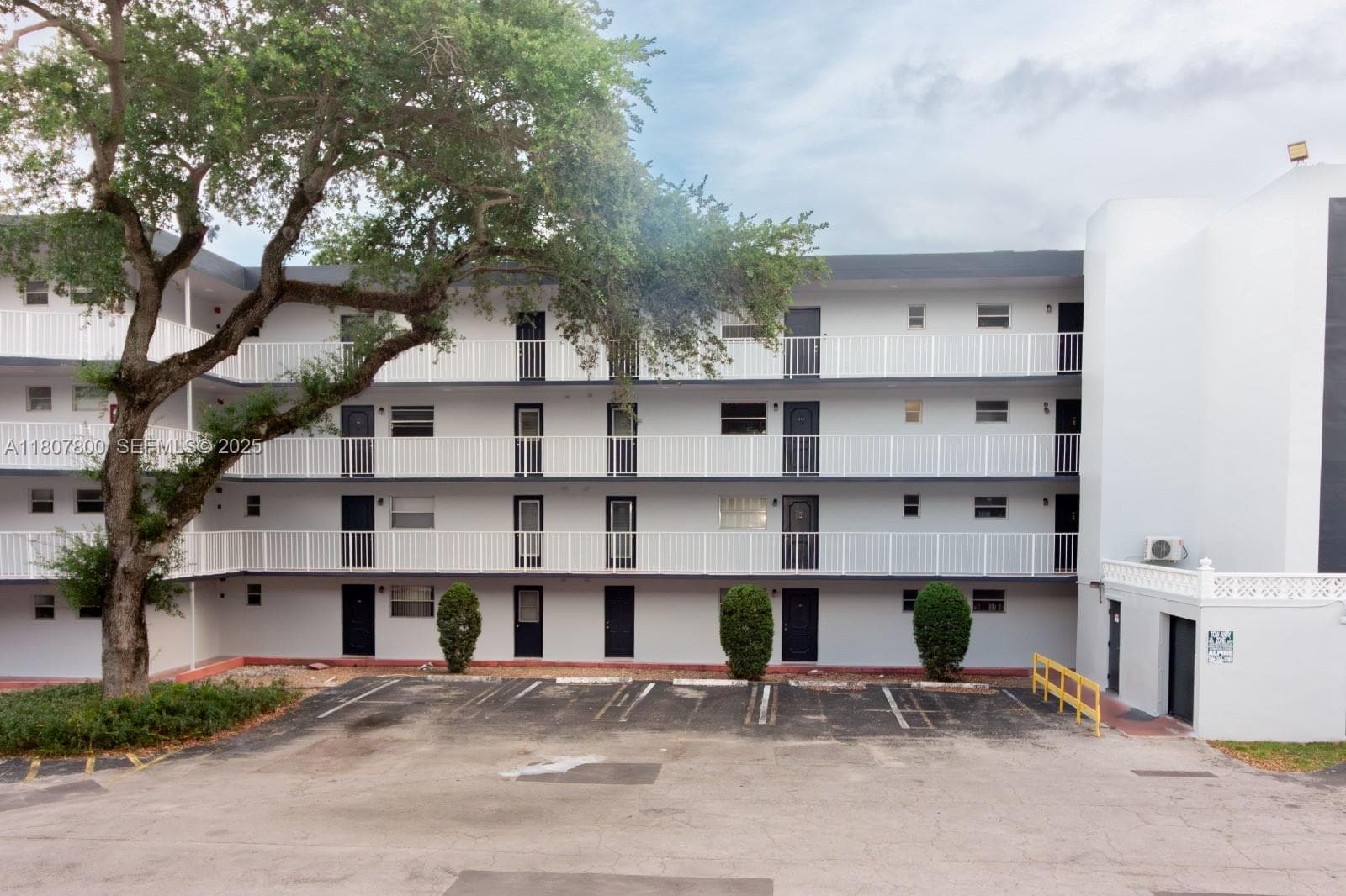 ROYAL OAKS CONDO · #217 in Miami - Photo 4